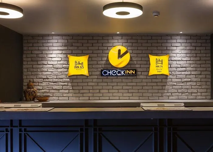 فندق Check &