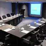 Hotell Check & 4*