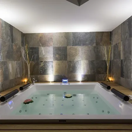 Check & Hotel 4*