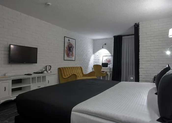 Szálloda Check & 4*