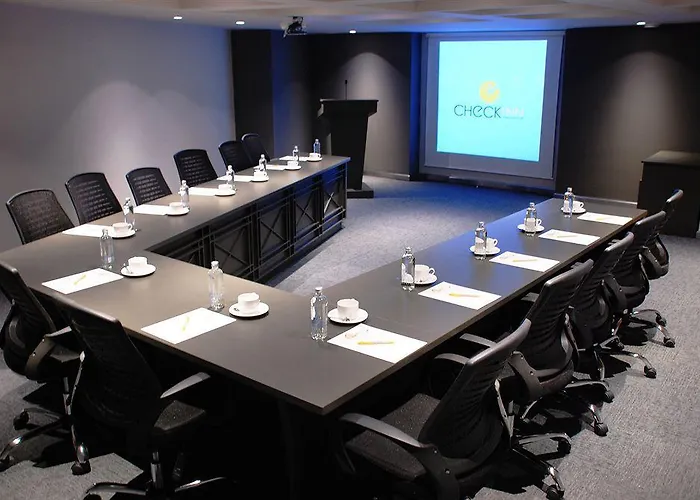 Hotel Check & 4*