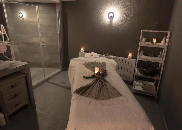 Szálloda Check & 4*